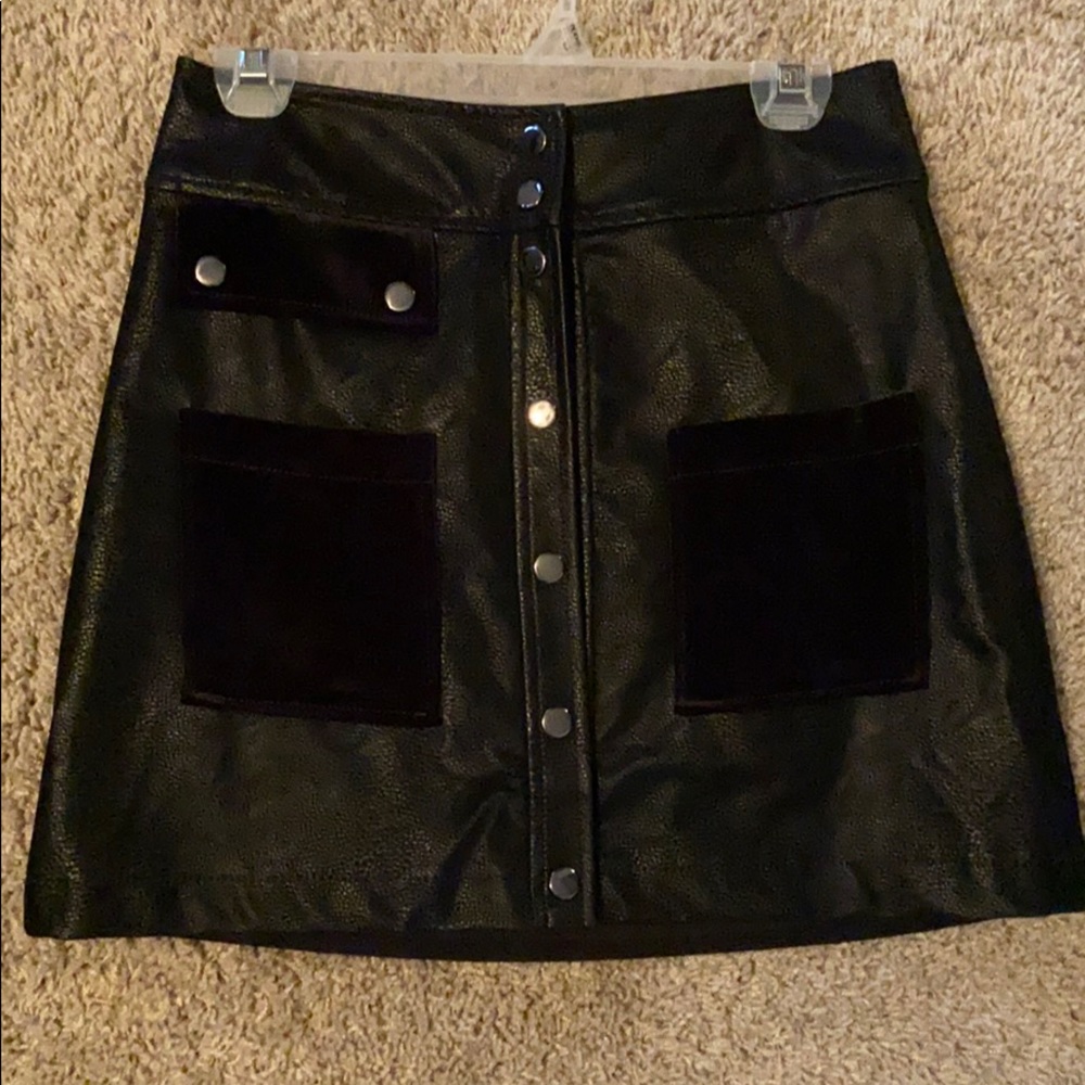 Guess skirt